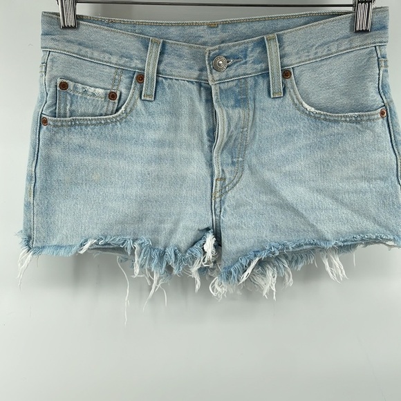 Levi’s jean shorts frayed light denim vacation summer warm weather sz 25 - Picture 9 of 11